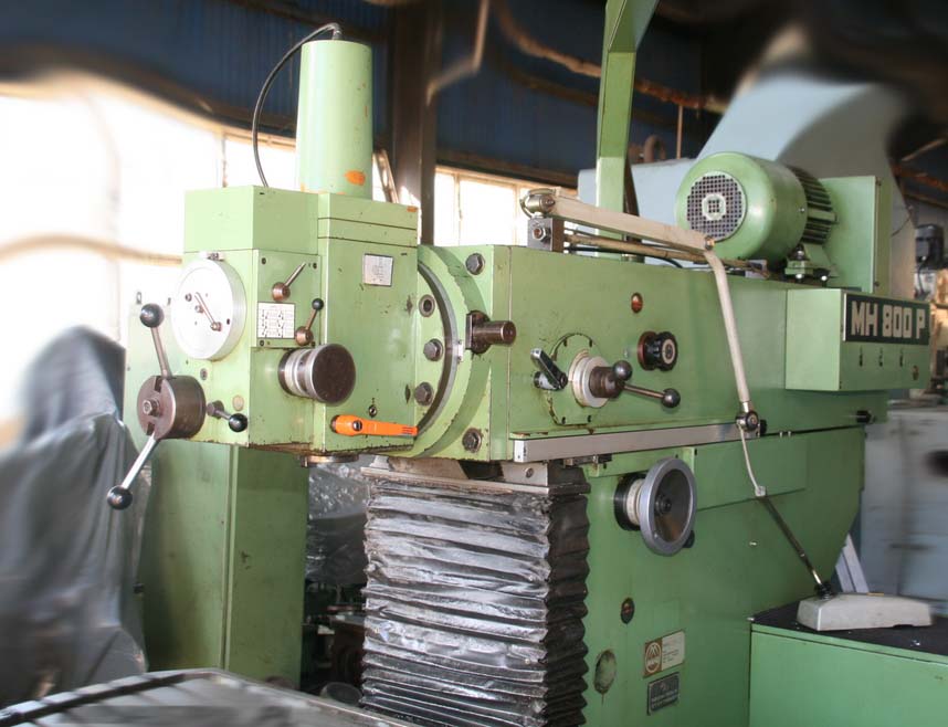 Фото инструментального фрезерного верстата MAHO 800